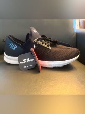 W’s 11 New Balance super comfy lightweight Slip-On Sneakers